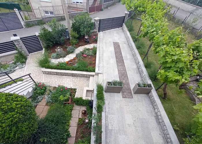 Simun Apartment